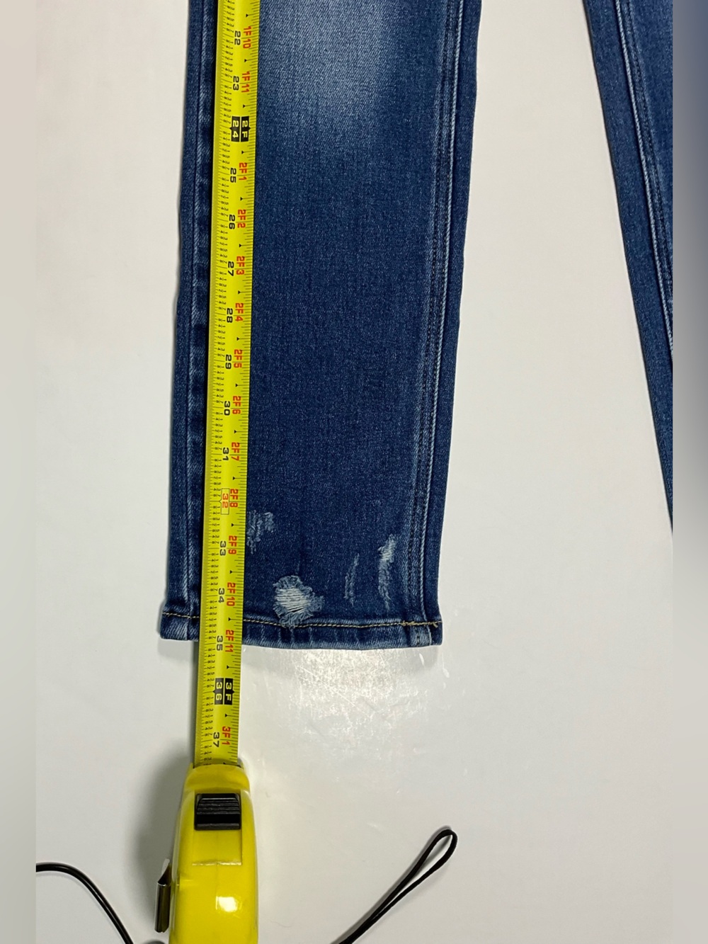 KanCan Signature Distressed Mid-Rise Stretch Cropped Jeans Size 24 VBK1488A - Picture 8 of 14